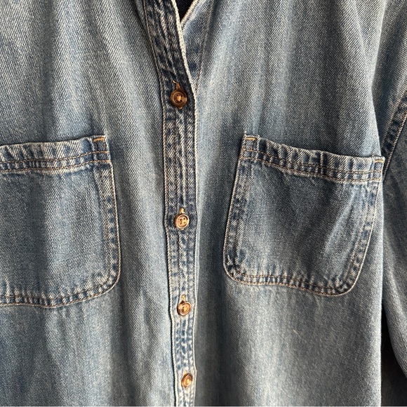 Old Navy Blue Denim Button Down Shirt - Picture 3 of 6
